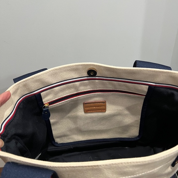 Tommy Hilfiger Canvas Tote Bag - Picture 5 of 8